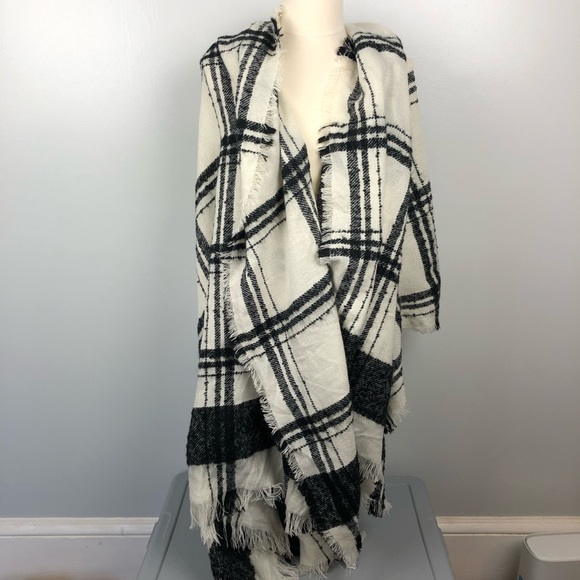 American Eagle Outfitters Black and White Scarf or Wrap - Picture 6 of 6